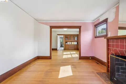 Living - 2144 Oregon St, Berkeley, CA 94705 photo 7 of 12