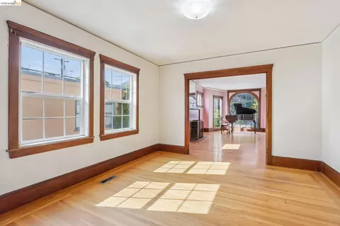 Living - 2144 Oregon St, Berkeley, CA 94705 photo 10 of 12