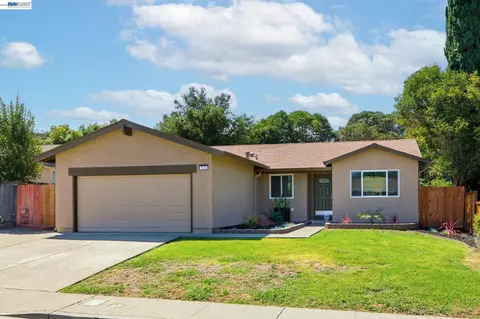 Exterior - 113 De Paul Dr, Vallejo, CA 94589 photo 3 of 7