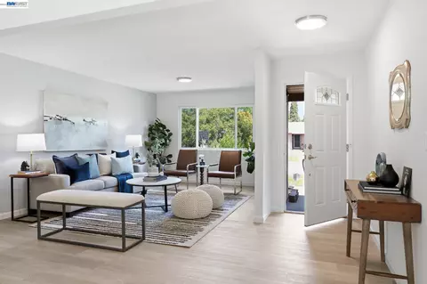 Entry Way - 113 De Paul Dr, Vallejo, CA 94589 photo 1 of 3