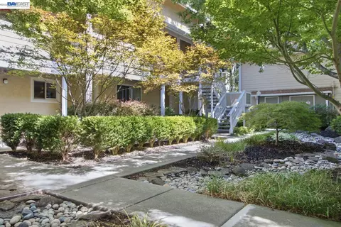 2627 Oak Rd #B, Walnut Creek, CA 94597