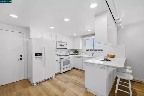 Kitchen - 4495 Sweet Shrub Ct, Concord, CA 94521 photo 2 of 3