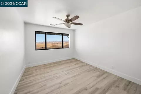 Bedroom - 14740 Altamont Pass Rd, Mountain House, CA 95391 photo 4 of 5