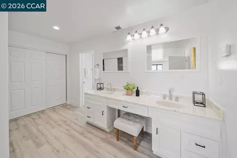 Bath - 14740 Altamont Pass Rd, Mountain House, CA 95391 photo 2 of 4