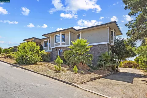 Exterior - 840 Ridge Dr, Concord, CA 94518 photo 3 of 15