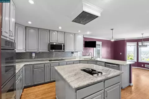 Kitchen - 840 Ridge Dr, Concord, CA 94518 photo 1 of 5
