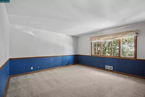 Bedroom - 840 Ridge Dr, Concord, CA 94518 photo 5 of 9