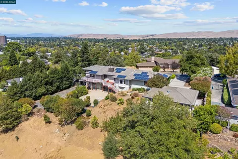 View/Area - 840 Ridge Dr, Concord, CA 94518 photo 3 of 6