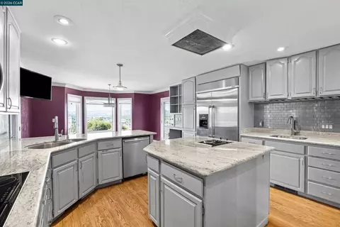 Kitchen - 840 Ridge Dr, Concord, CA 94518 photo 3 of 5