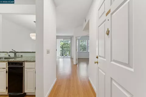 1860 Tice Crk #1214, Walnut Creek, CA 94595