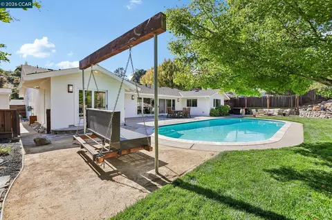 Exterior - 49 Corliss Dr, Moraga, CA 94556 photo 2 of 4