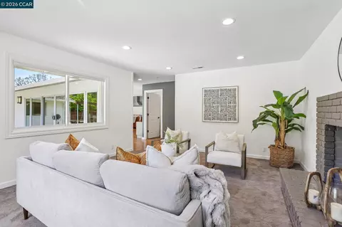 Living - 49 Corliss Dr, Moraga, CA 94556 photo 8 of 9