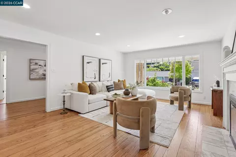 Living - 49 Corliss Dr, Moraga, CA 94556 photo 3 of 9