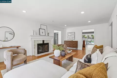 Living - 49 Corliss Dr, Moraga, CA 94556 photo 5 of 9