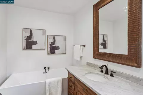 Bath - 49 Corliss Dr, Moraga, CA 94556 photo 3 of 5