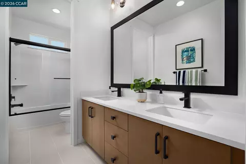 Bath - 3653 Darnoch Ave, Lathrop, CA 95330 photo 4 of 4