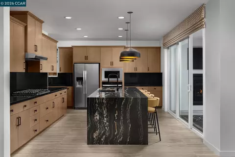 Kitchen - 3653 Darnoch Ave, Lathrop, CA 95330 photo 3 of 4