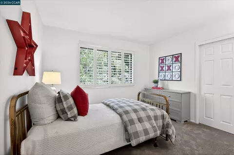 Bedroom - 499 Silverado Dr, Lafayette, CA 94549 photo 4 of 6