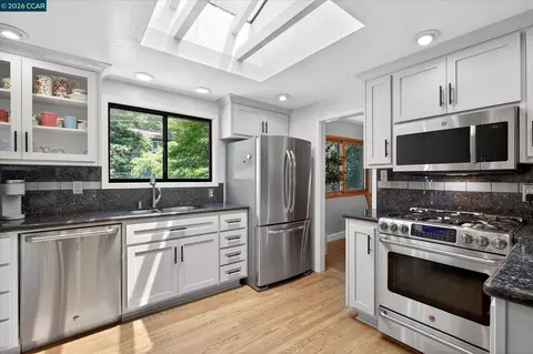 Kitchen - 499 Silverado Dr, Lafayette, CA 94549 photo 1 of 4