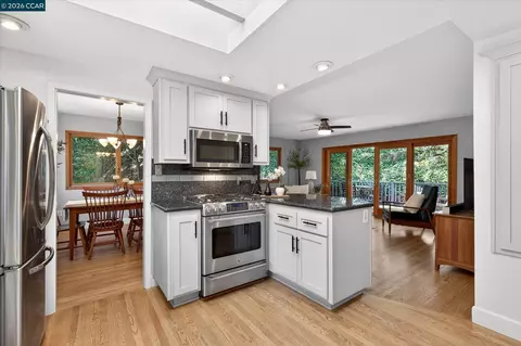 Kitchen - 499 Silverado Dr, Lafayette, CA 94549 photo 3 of 4