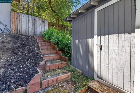 Exterior - 499 Silverado Dr, Lafayette, CA 94549 photo 6 of 9
