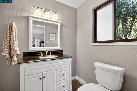 Bath - 499 Silverado Dr, Lafayette, CA 94549 photo 3 of 3