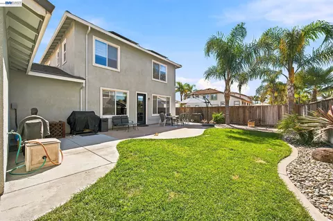 Exterior - 3694 Otter Brook Loop, Discovery Bay, CA 94505 photo 6 of 8