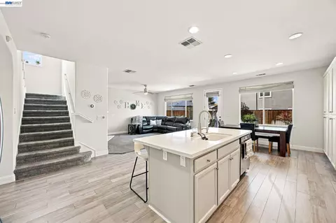 Entry Way - 3694 Otter Brook Loop, Discovery Bay, CA 94505 photo 4 of 6