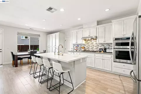Kitchen - 3694 Otter Brook Loop, Discovery Bay, CA 94505 photo 1 of 4
