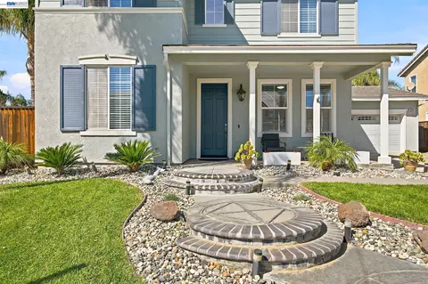 Exterior - 3694 Otter Brook Loop, Discovery Bay, CA 94505 photo 3 of 8