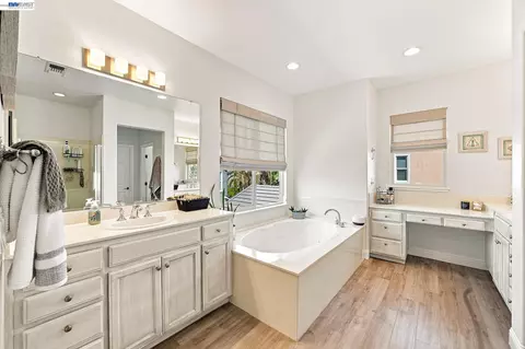 Bath - 3694 Otter Brook Loop, Discovery Bay, CA 94505 photo 1 of 1