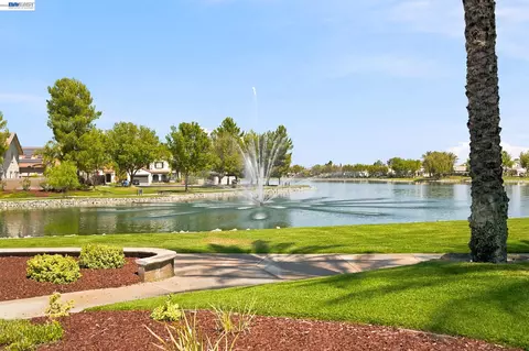View/Area - 3694 Otter Brook Loop, Discovery Bay, CA 94505 photo 3 of 6