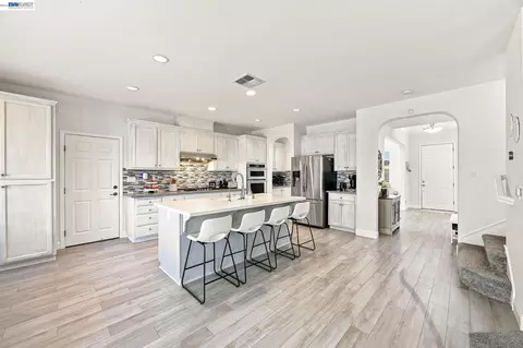 Kitchen - 3694 Otter Brook Loop, Discovery Bay, CA 94505 photo 3 of 4