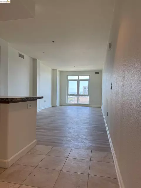 423 7th St #607, Oakland, CA 94607 photo 2