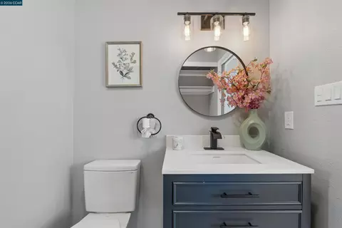 Bath - 734 Warford Ave, Vallejo, CA 94591 photo 3 of 4