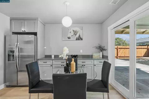 Dining - 734 Warford Ave, Vallejo, CA 94591 photo 3 of 5