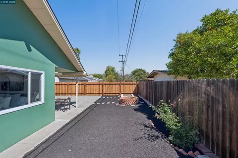 Exterior - 734 Warford Ave, Vallejo, CA 94591 photo 9 of 10
