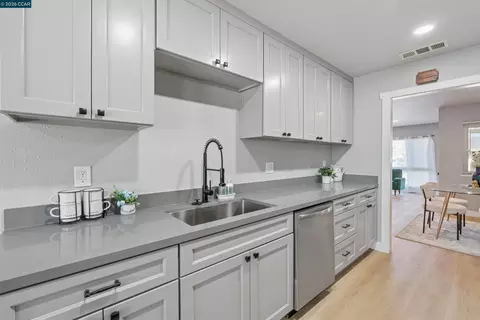 Kitchen - 734 Warford Ave, Vallejo, CA 94591 photo 1 of 4