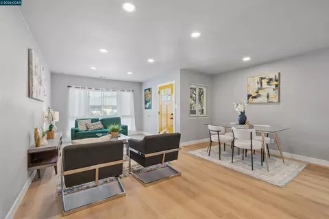 Living - 734 Warford Ave, Vallejo, CA 94591 photo 4 of 4