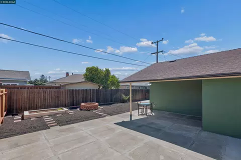 Exterior - 734 Warford Ave, Vallejo, CA 94591 photo 8 of 10