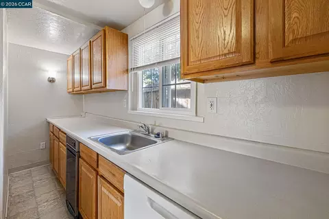 Kitchen - 134 Chase St, Vallejo, CA 94590 photo 3 of 3