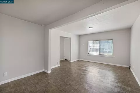 Living - 134 Chase St, Vallejo, CA 94590 photo 3 of 5