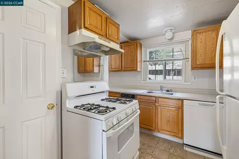Kitchen - 134 Chase St, Vallejo, CA 94590 photo 1 of 3