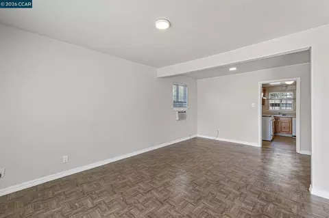 Living - 134 Chase St, Vallejo, CA 94590 photo 1 of 5
