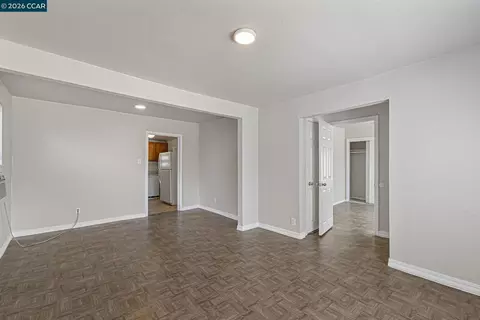 Living - 134 Chase St, Vallejo, CA 94590 photo 2 of 5