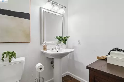 Bath - 36746 Peach Ct, Newark, CA 94560 photo 2 of 5