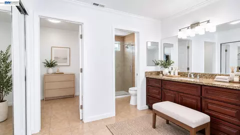 Bath - 36746 Peach Ct, Newark, CA 94560 photo 3 of 5