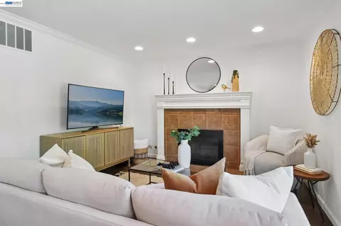 Living - 36746 Peach Ct, Newark, CA 94560 photo 1 of 2