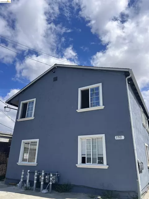 3512 Magnolia St, Oakland, CA 94608