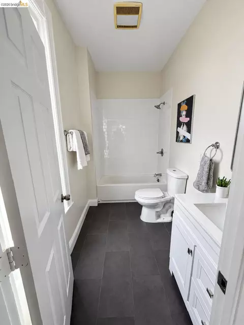 Bath - 1324 Burnett, Berkeley, CA 94702 photo 1 of 3